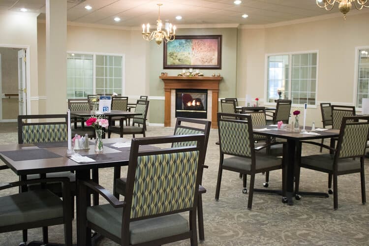 Senior Independent Living Dining Room at NeighborCare Chapel Hill.